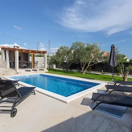 Апартаменты Mary - With Private Pool & Garden *
