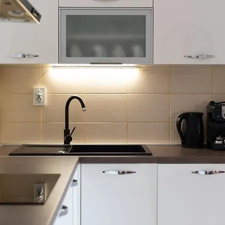 Mary - With Private Pool & Garden Apartment