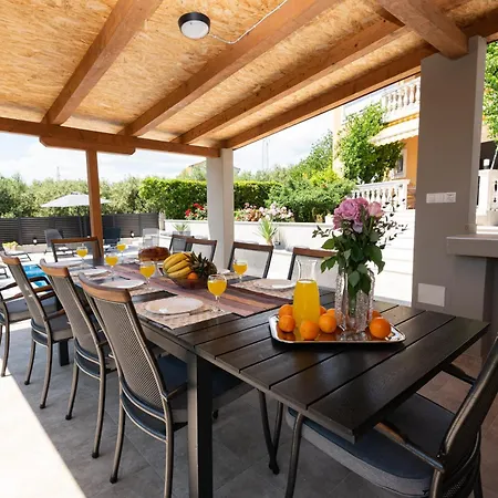 Apartment Mary - With Private Pool & Garden