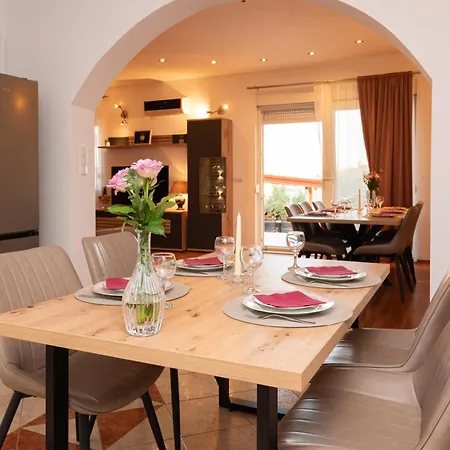 Apartment Mary - With Private Pool & Garden