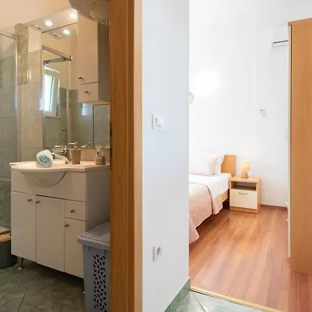 Apartment Mary - With Private Pool & Garden
