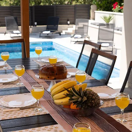 Апартаменты Mary - With Private Pool & Garden