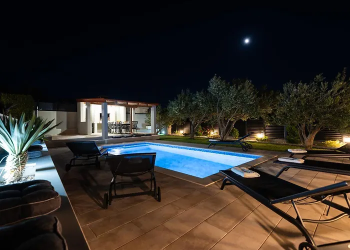 Mary - With Private Pool & Garden * Kaštela