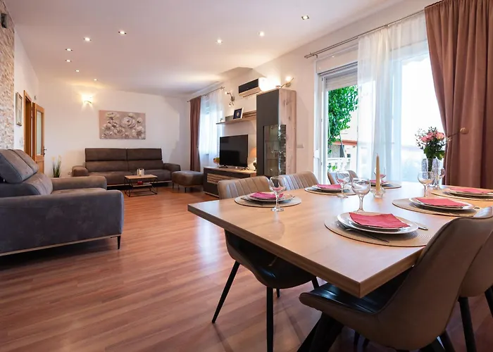 Apartment Mary - With Private Pool & Garden *