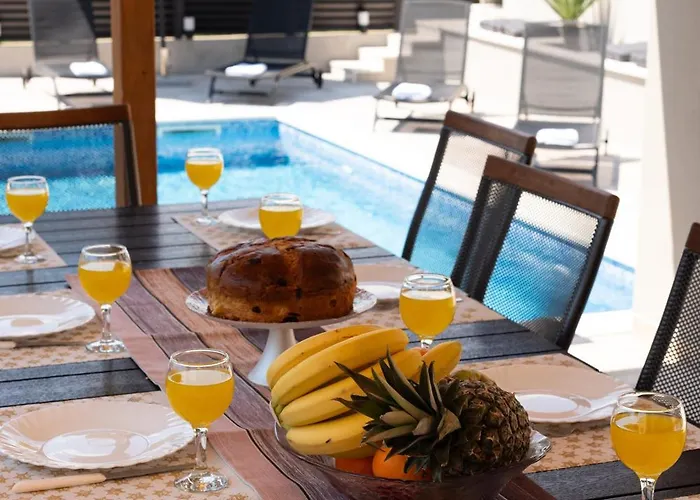 Apartment Mary - With Private Pool & Garden