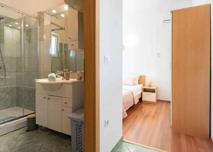 Apartment Mary - With Private Pool & Garden